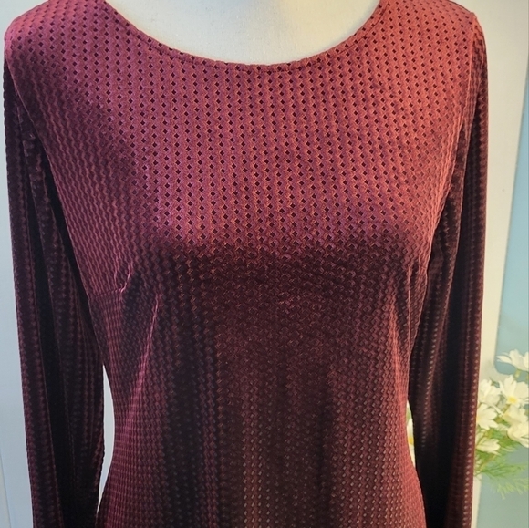 T Tahari Long Sleeve Velvet Bodycon Diamond Pattern Midi Dress - Picture 3 of 13